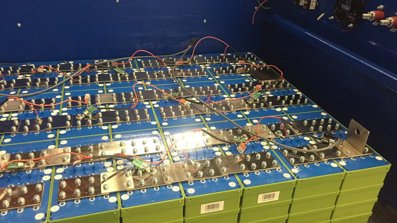 Lithium Iron Phosphate LiFePO4 Cells 400 Ah Amp Hours 3.25 Volts - 1.jpg