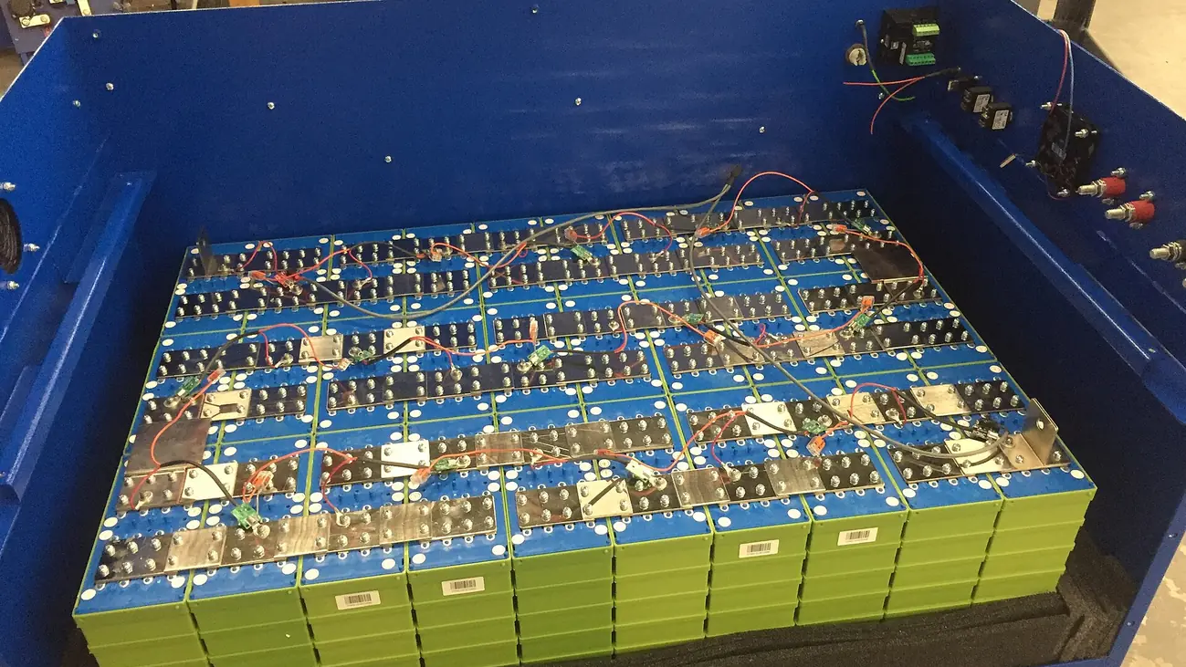 Lithium Iron Phosphate LiFePO4 Cells 400 Ah Amp Hours 3.25 Volts - 4.jpg
