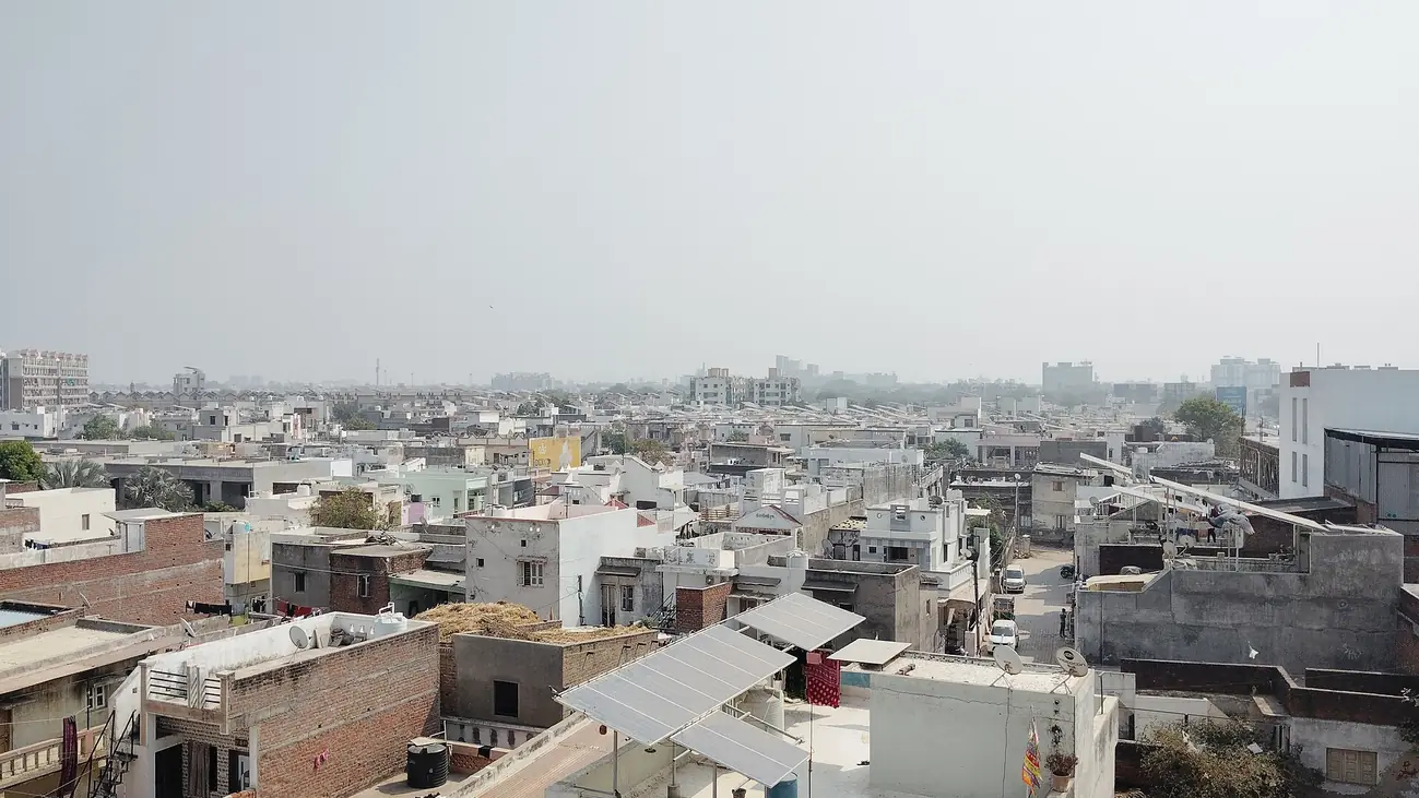 Rooftop Solar panels on homes in Mehsana, Gujarat, India (69514).jpg