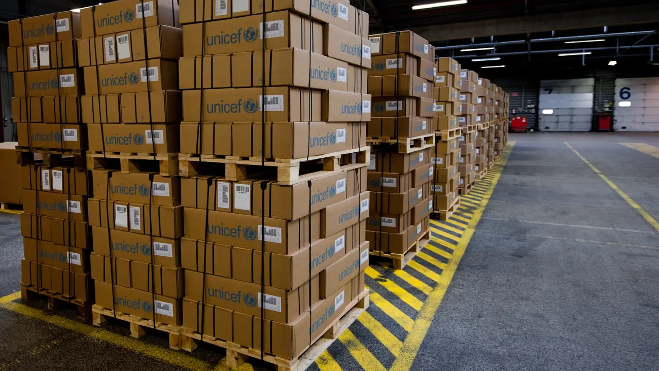 UNICEF pallets 02.jpg